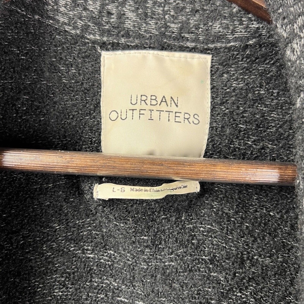 Urban Outfitters Women’s Wool Gray Black Heavyweight Wool Cardigan Sweater Sz L - Picture 4 of 9